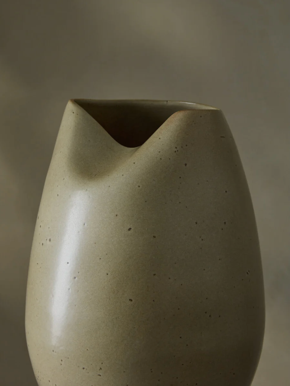 Modern Olive Ceramic Vase – Large Decorative Statement Piece